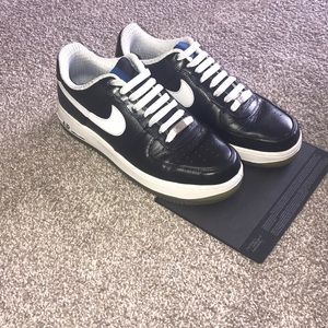 Men’s Nike Air Force 1’s (fits women’s size 9)